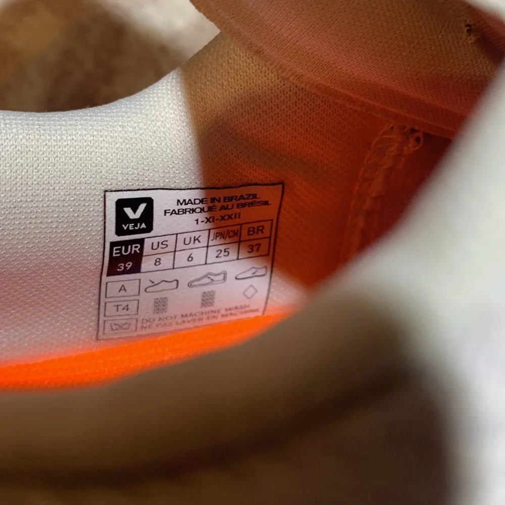 Veja Dekkan Sneakers